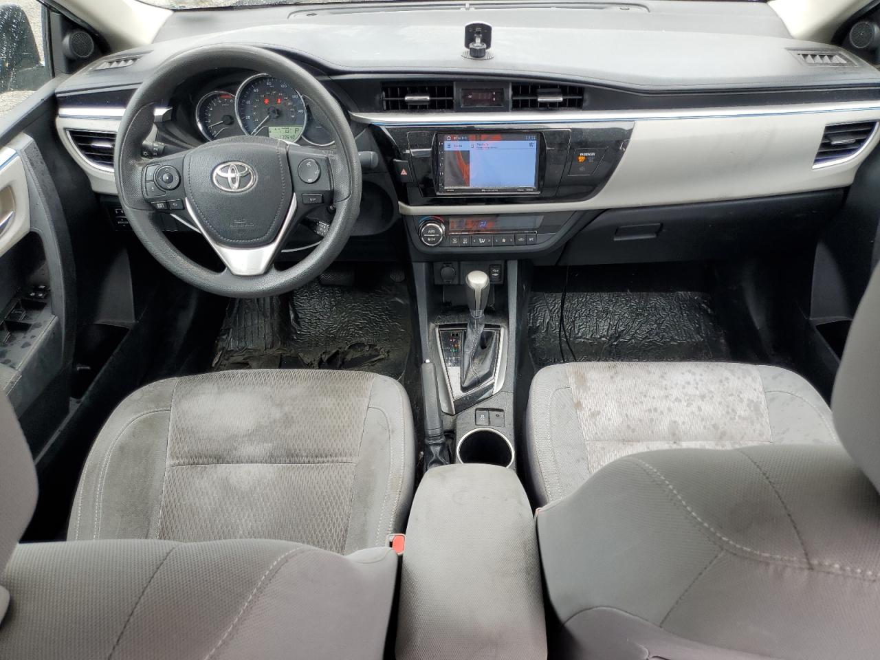 Toyota Corolla L Image 6