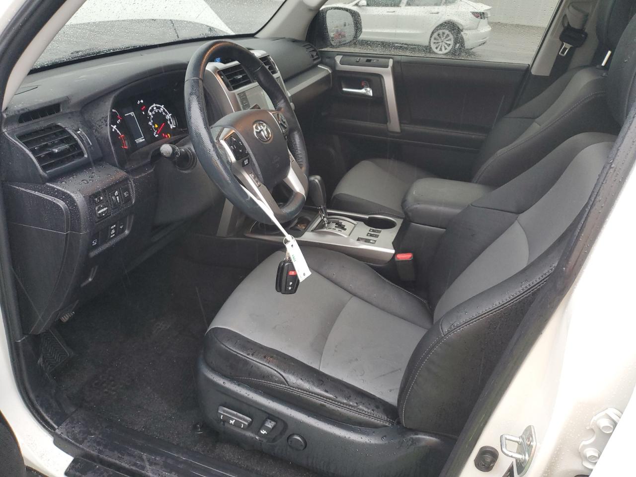 Toyota 4Runner Sr5 Image 4