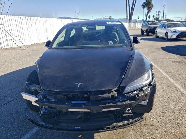 Tesla Model 3 Image 5