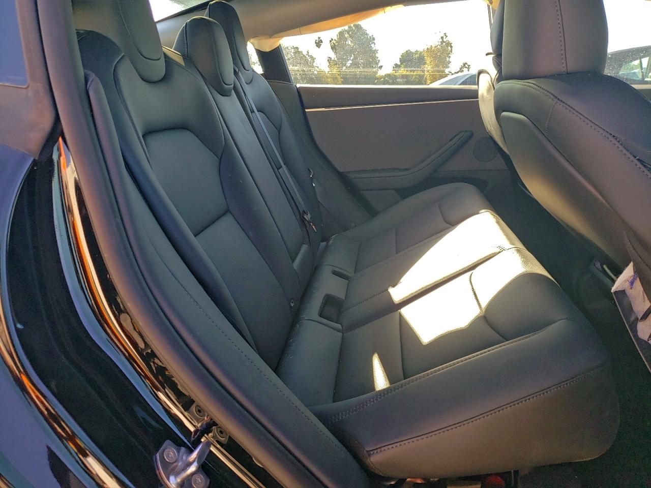 Tesla Model 3 Image 4