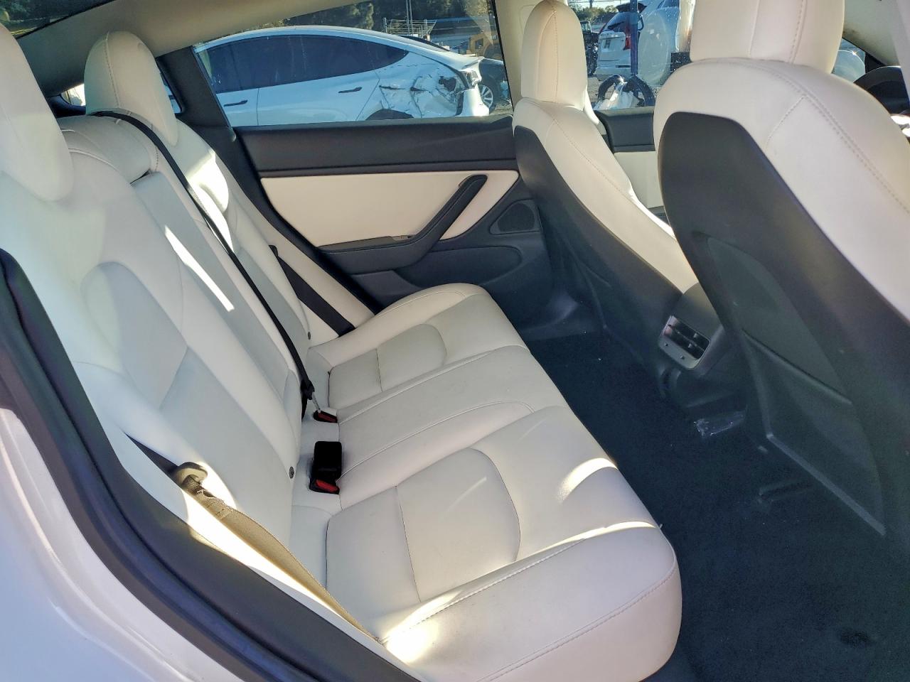 Tesla Model 3 Image 11