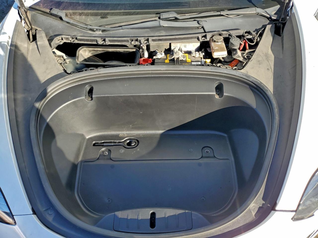 Tesla Model 3 Image 12