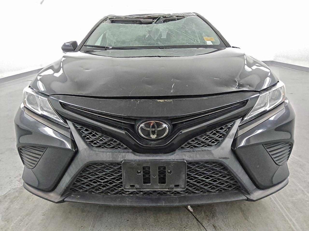 Toyota Camry L Image 12