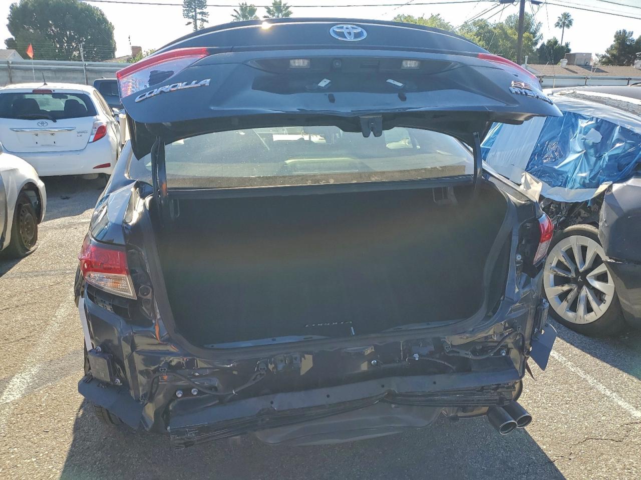 Toyota Corolla Le Image 10