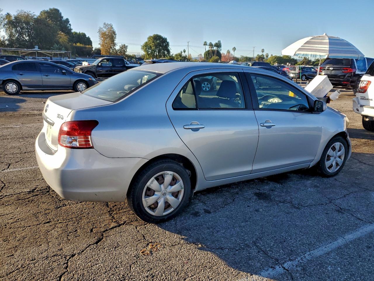 Toyota Yaris Image 12