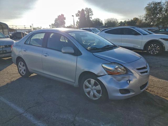 Toyota Yaris Image 2