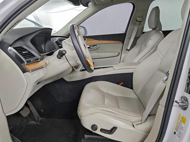 Volvo XC90 T6 Momentum Image 3
