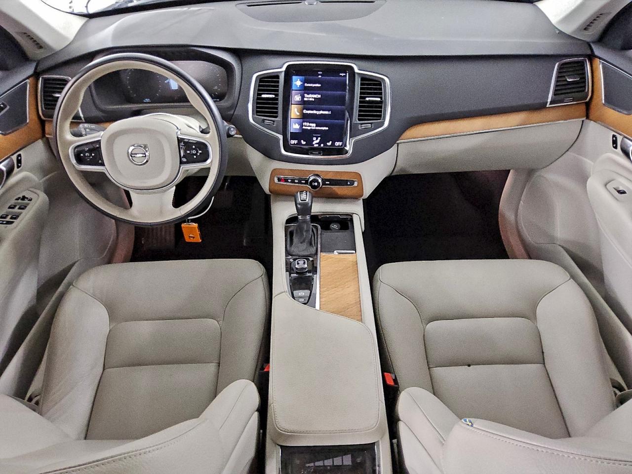 Volvo XC90 T6 Momentum Image 4