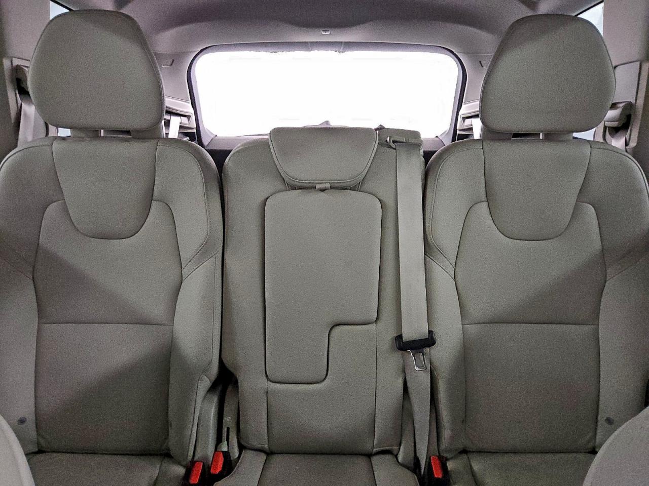 Volvo XC90 T6 Momentum Image 9
