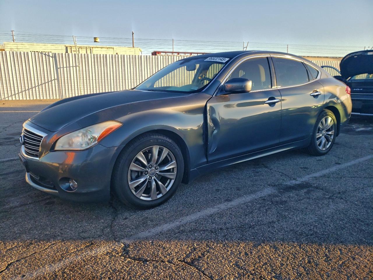 INFINITI M37 Image 1
