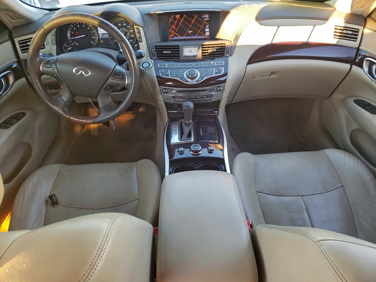 INFINITI M37 Image 11