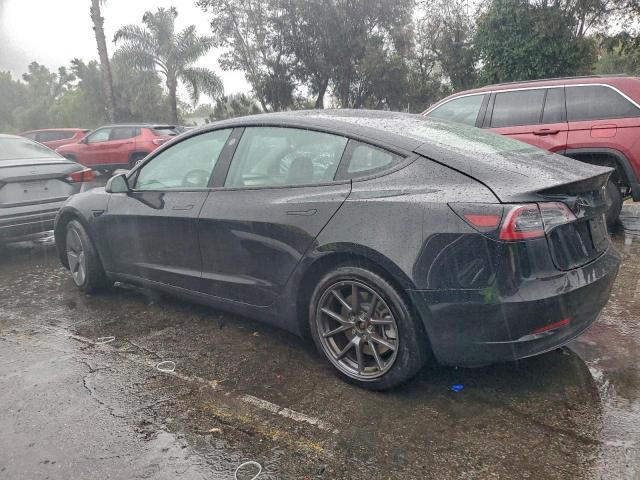 Tesla Model 3 Image 9