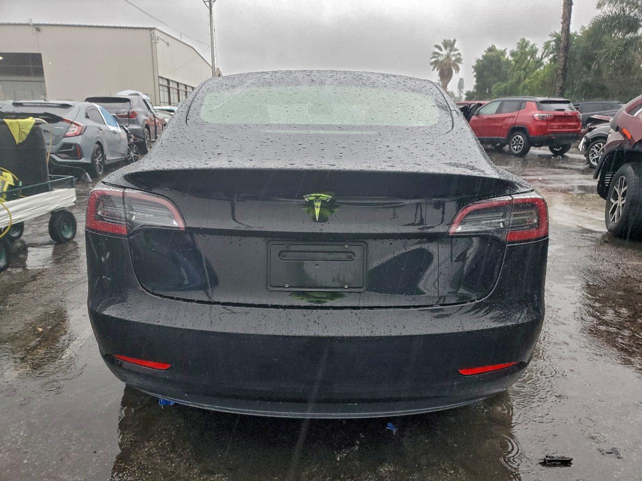 Tesla Model 3 Image 4