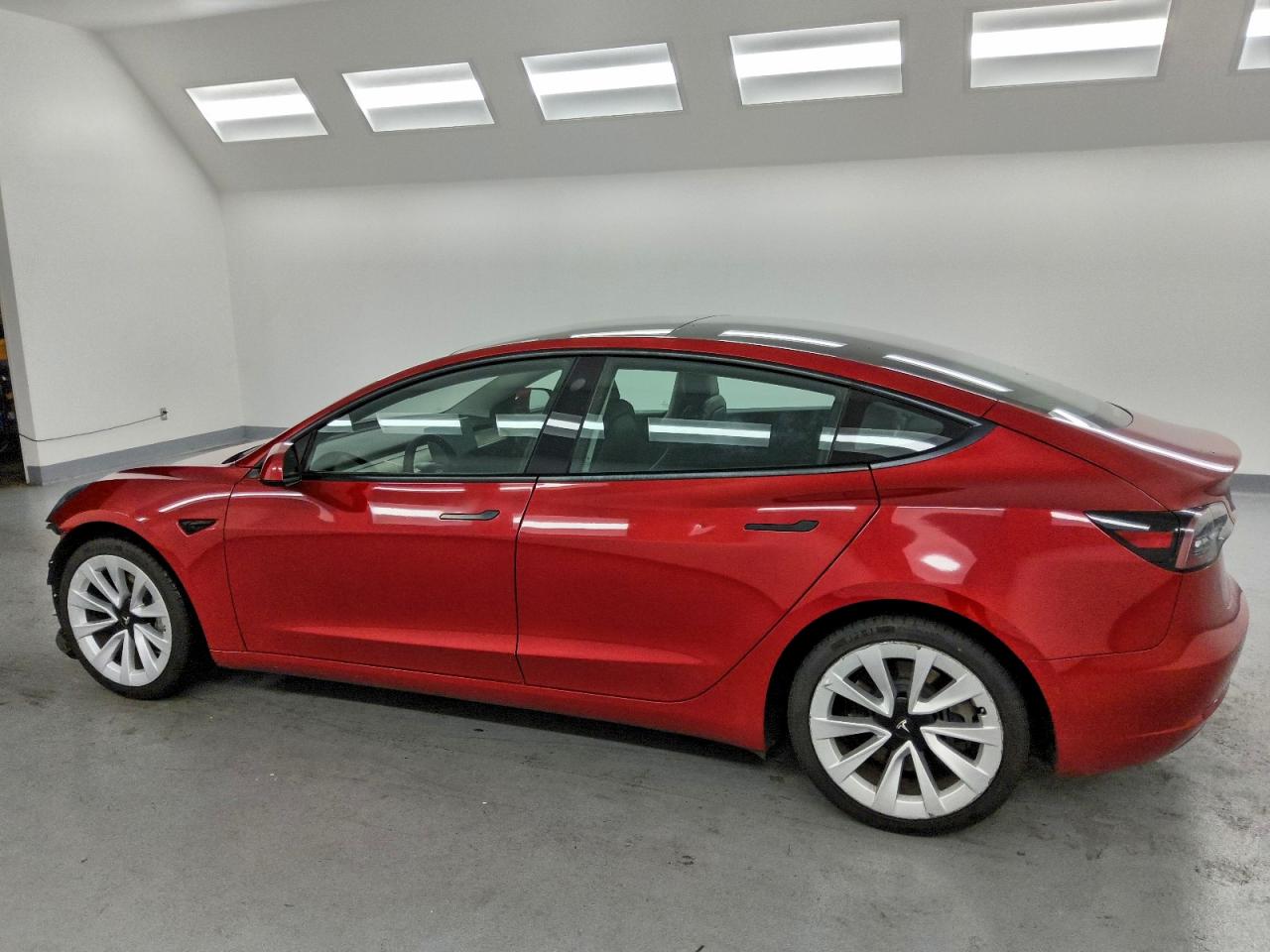 Tesla Model 3 Image 6