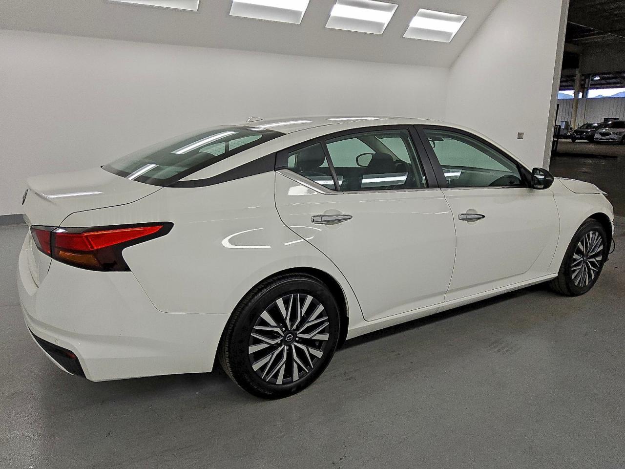 Nissan Altima Sv Image 4