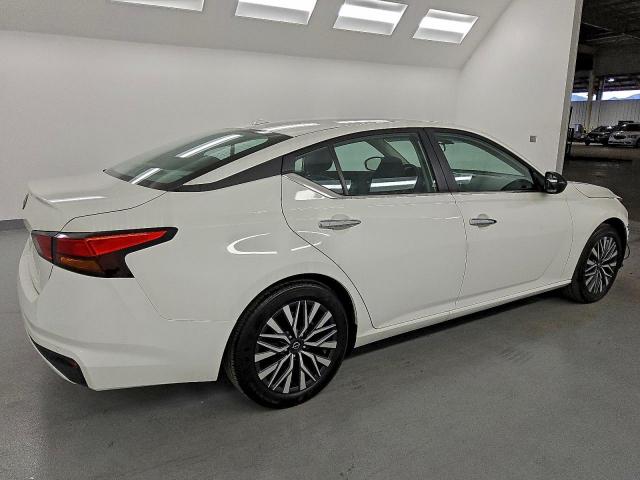 Nissan Altima Sv Image 4