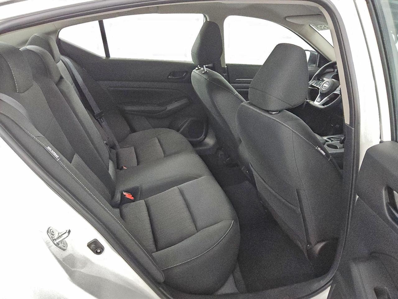 Nissan Altima Sv Image 9