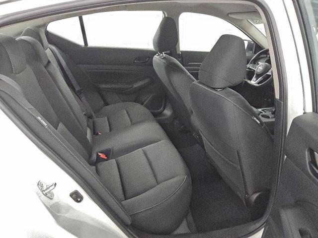 Nissan Altima Sv Image 9