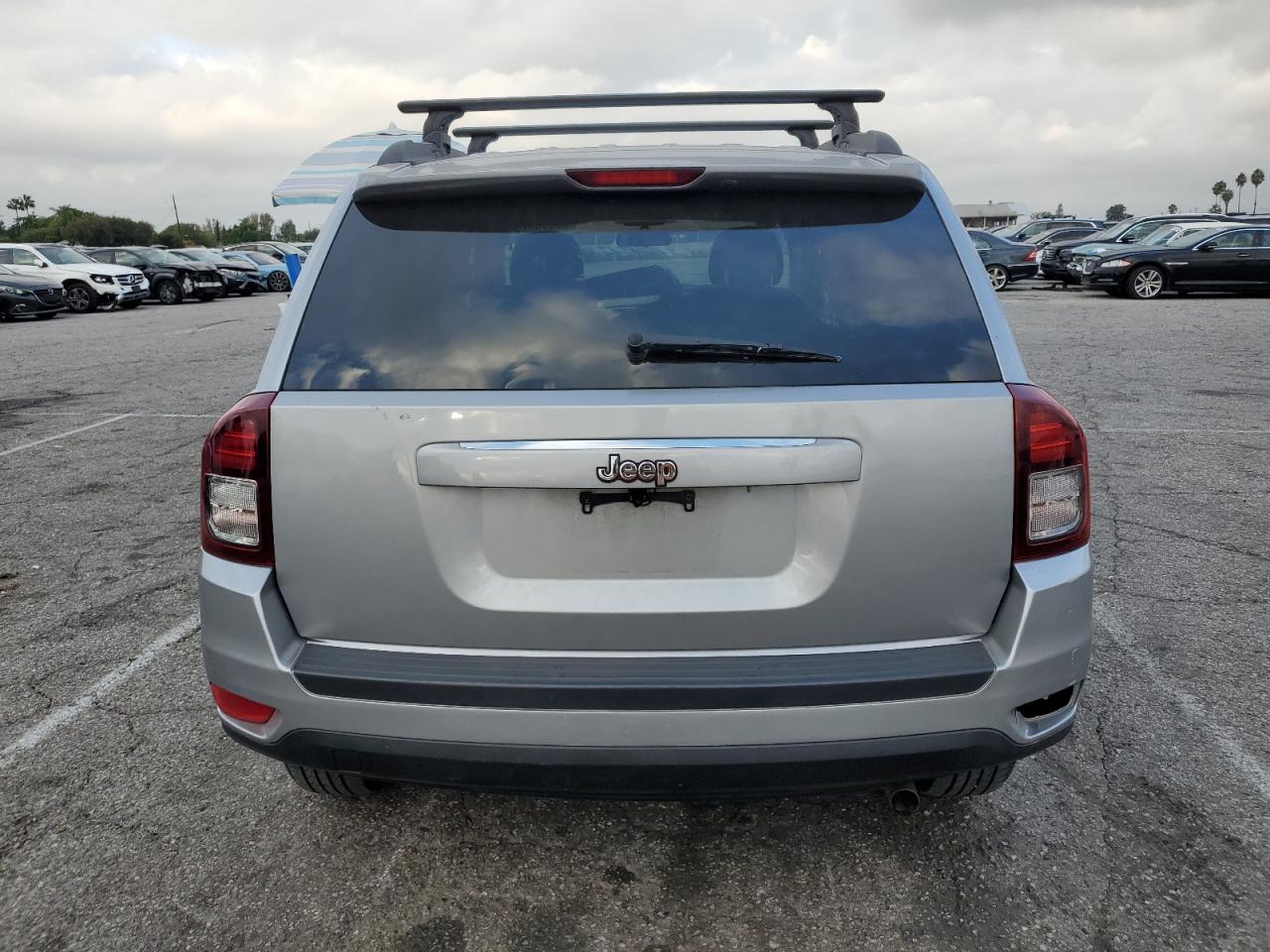 Jeep Compass Sport Image 2