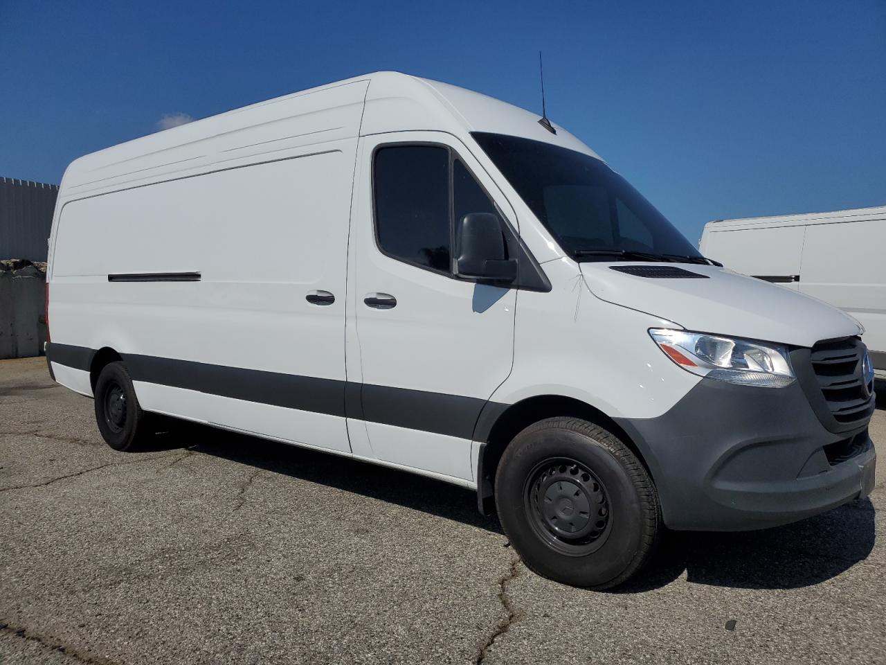 Mercedes-Benz Sprinter 2500 Image 1