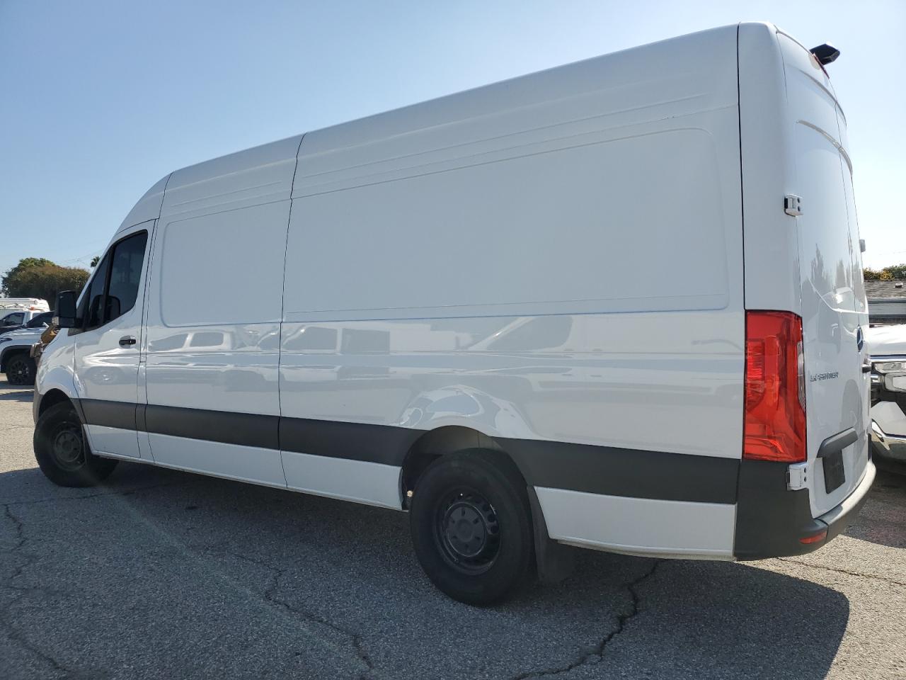Mercedes-Benz Sprinter 2500 Image 8
