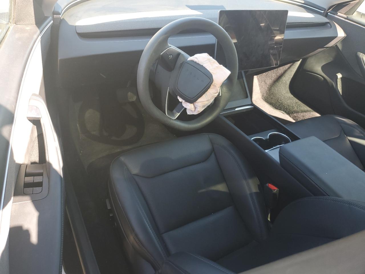 Tesla Model 3 Image 3
