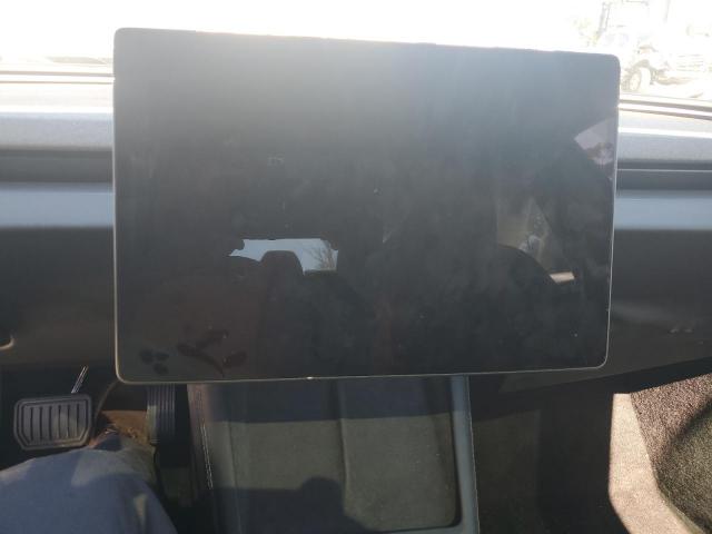 Tesla Model 3 Image 9