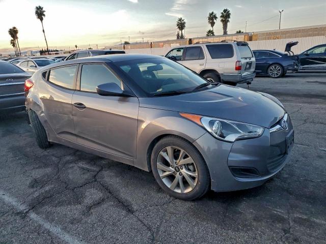 Hyundai VELOSTER Image 7