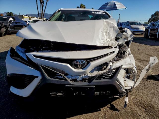 Toyota Camry Se Image 2