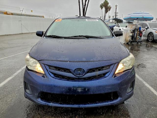 Toyota Corolla Base Image 8