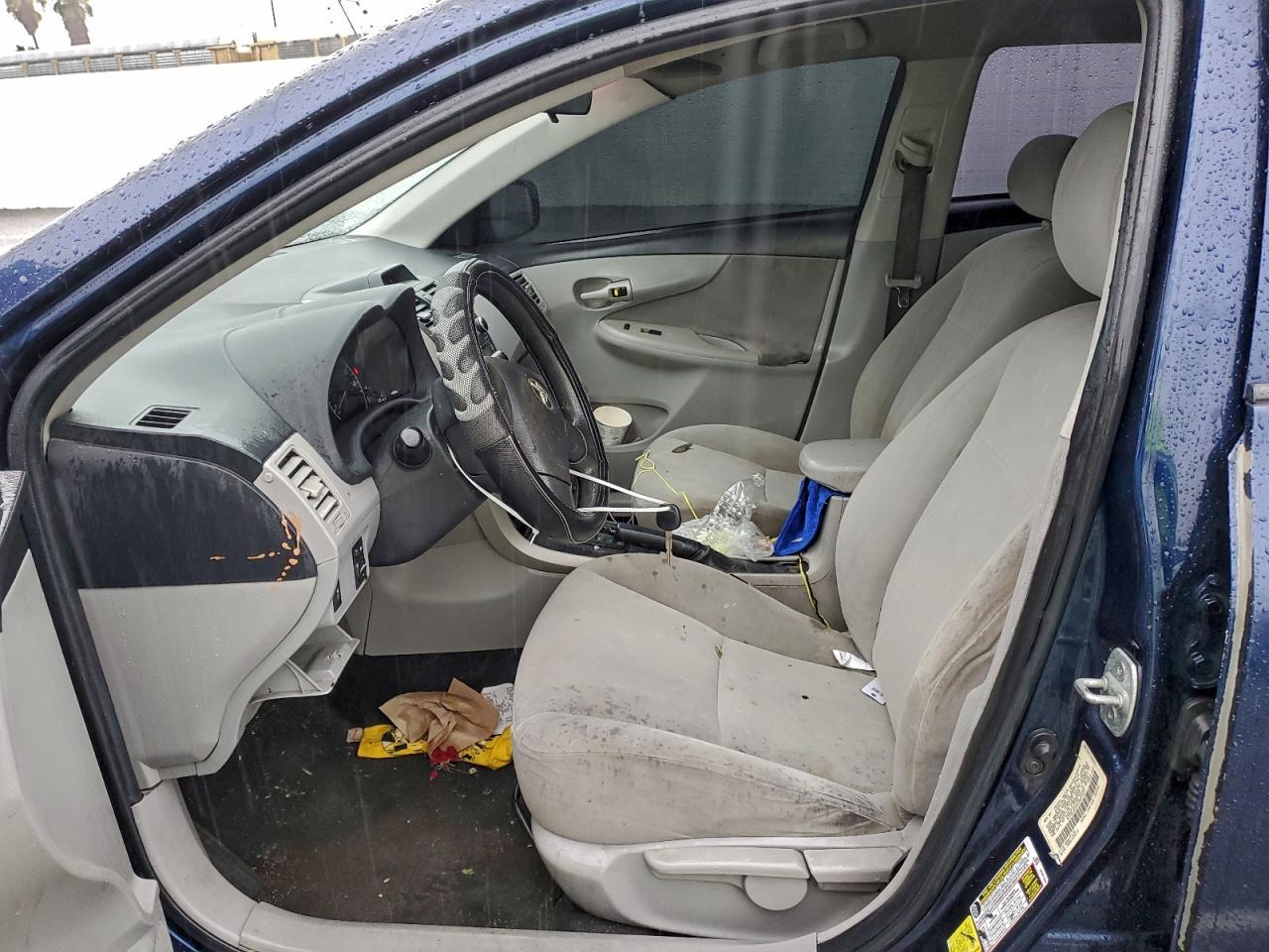 Toyota Corolla Base Image 3