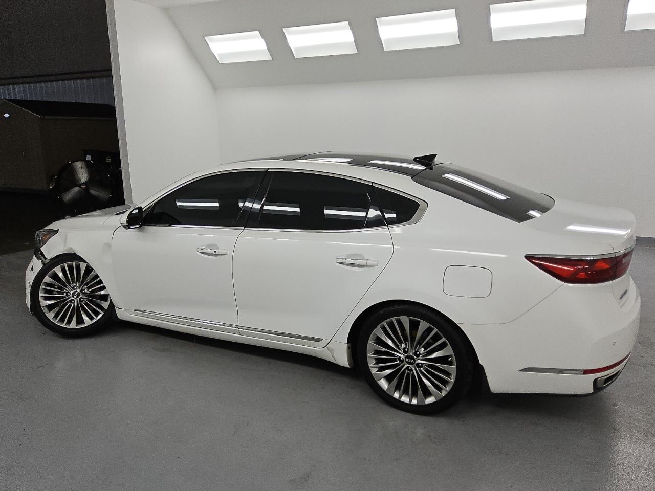 Kia Cadenza Premium Image 12