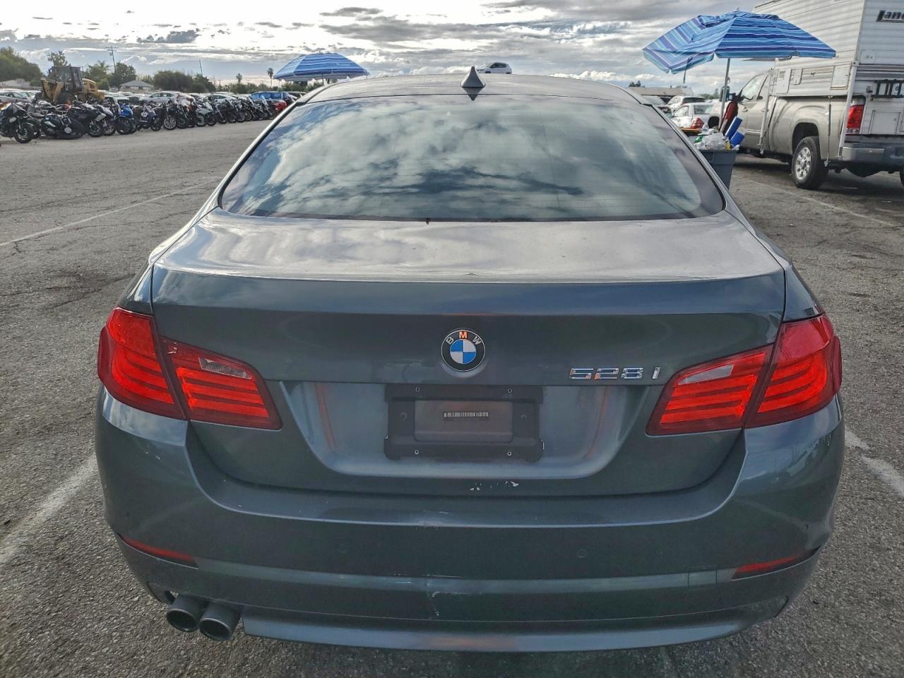 BMW 5 Series I Image 6