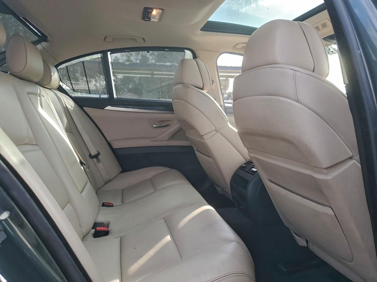 BMW 5 Series I Image 12