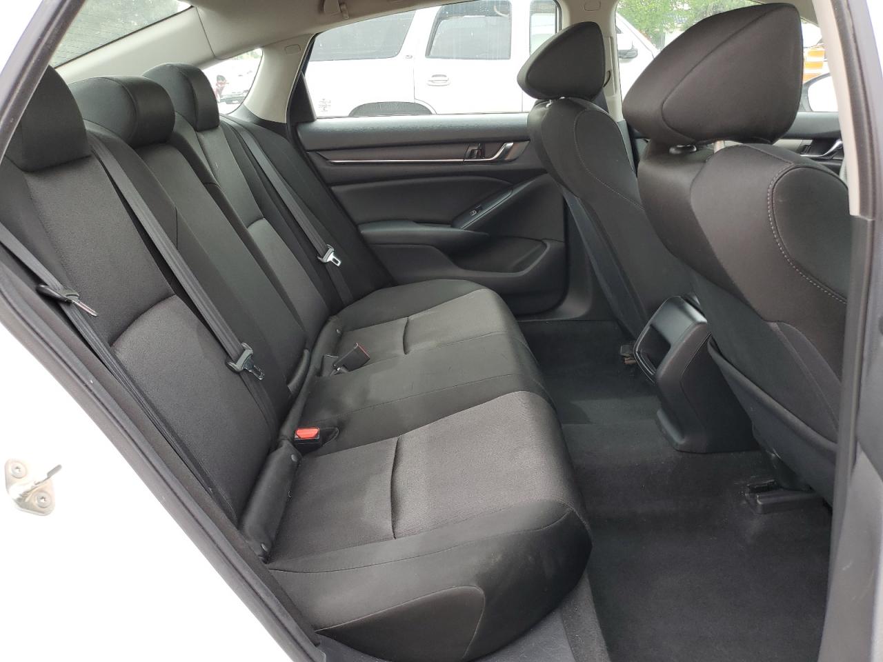 Honda Accord Lx Image 9