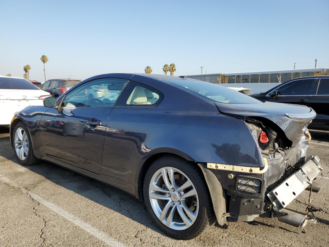 INFINITI G37 Base Image 12