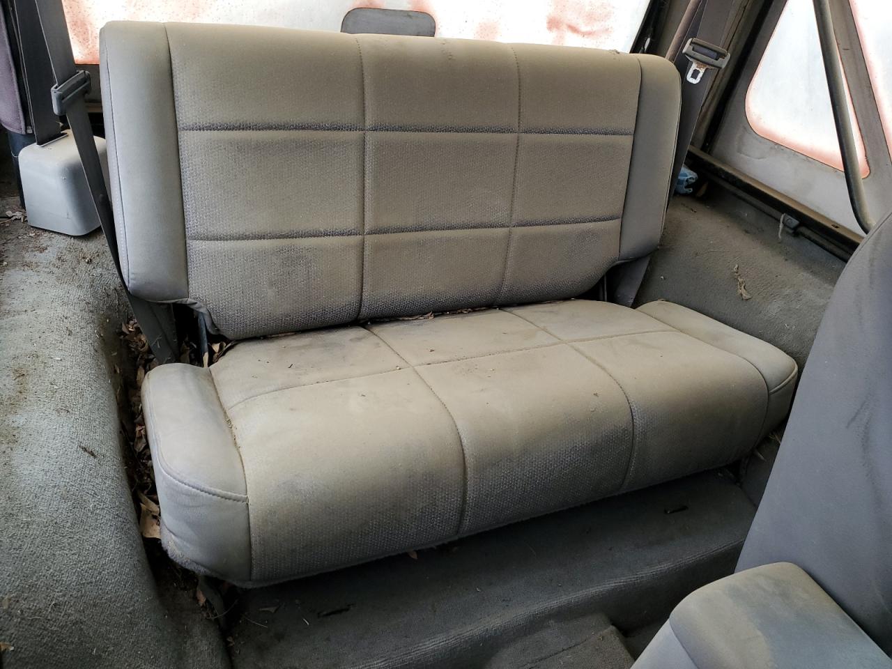 Jeep Wrangler Sport Image 12