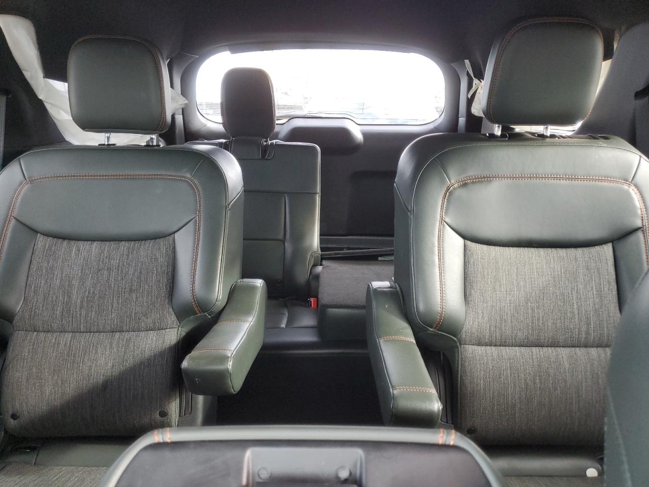 Ford Explorer Timberline Image 11