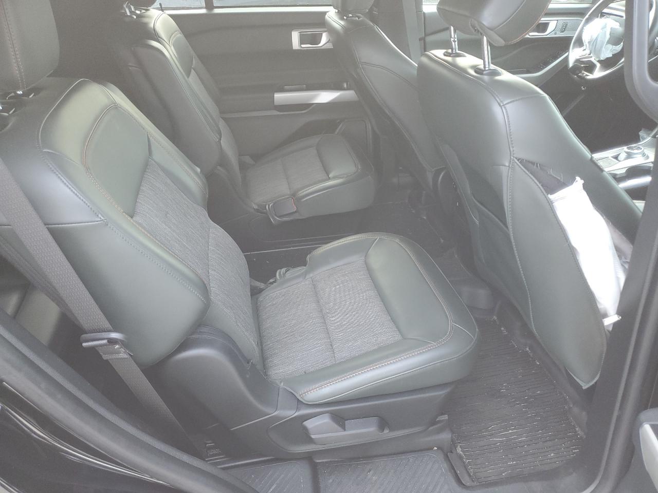 Ford Explorer Timberline Image 8