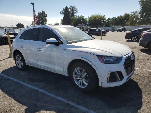 Audi Q5 Premium 45 Image 2