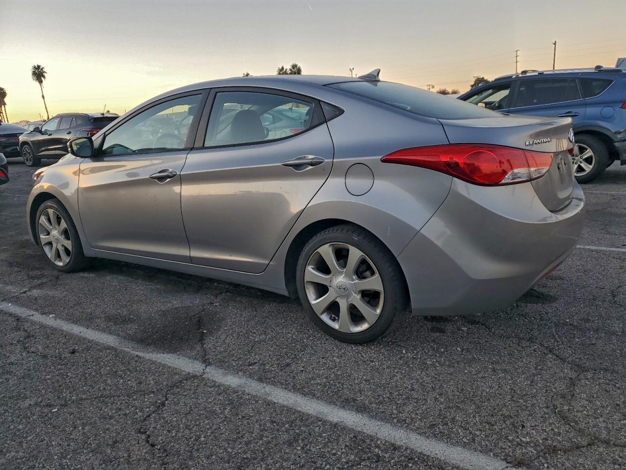 Hyundai ELANTRA Gls Image 11