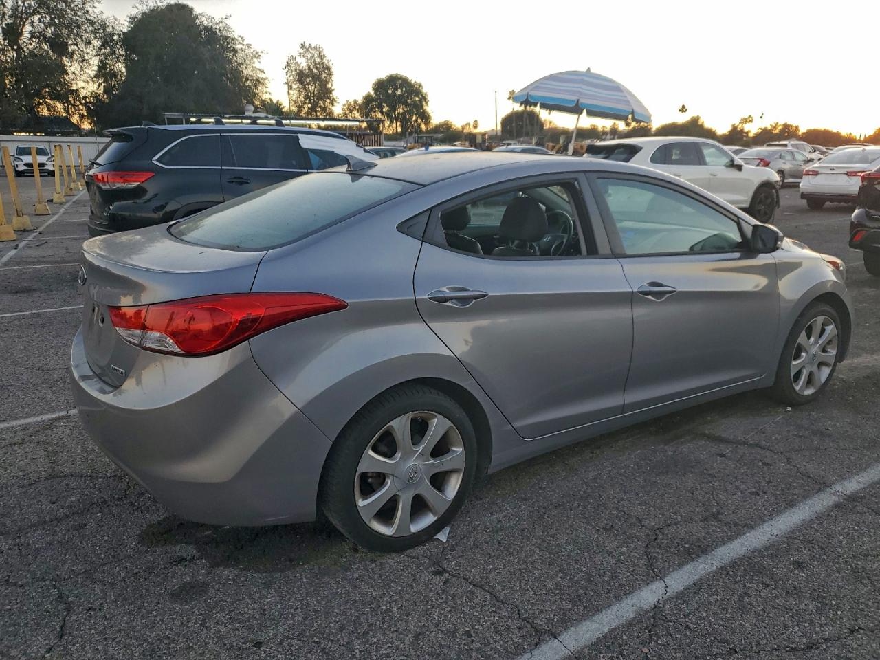 Hyundai ELANTRA Gls Image 2