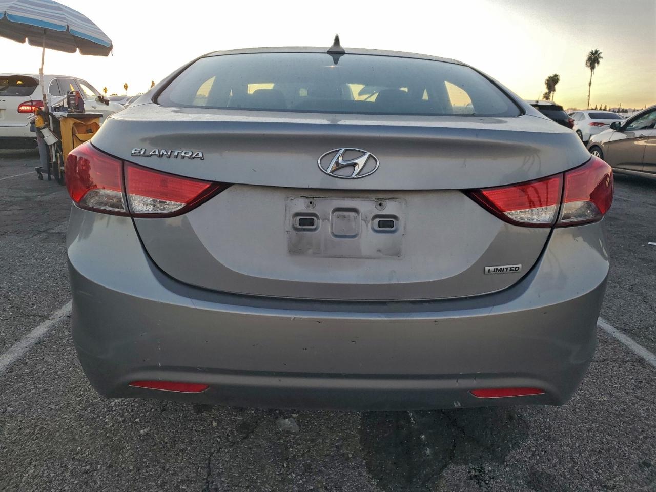 Hyundai ELANTRA Gls Image 4