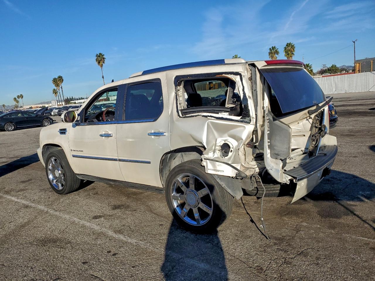 Cadillac Escalade Luxury Image 3