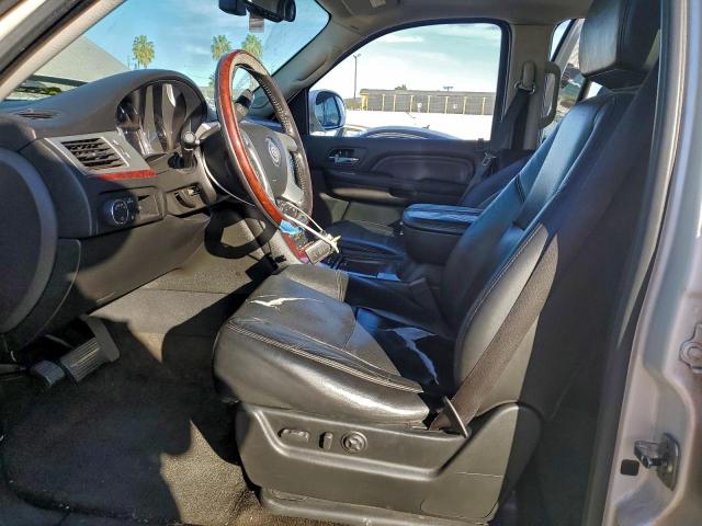 Cadillac Escalade Luxury Image 4