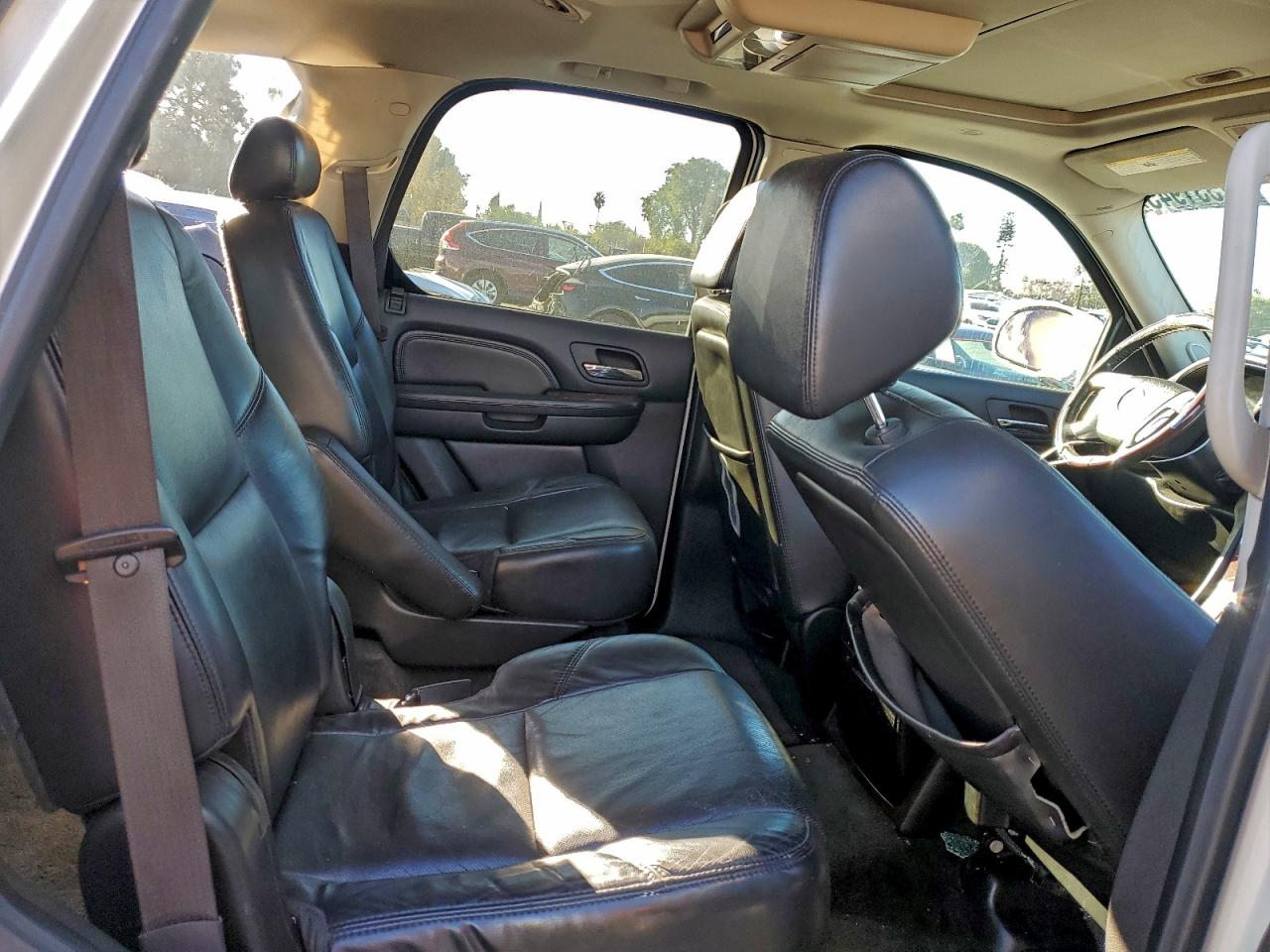 Cadillac Escalade Luxury Image 6