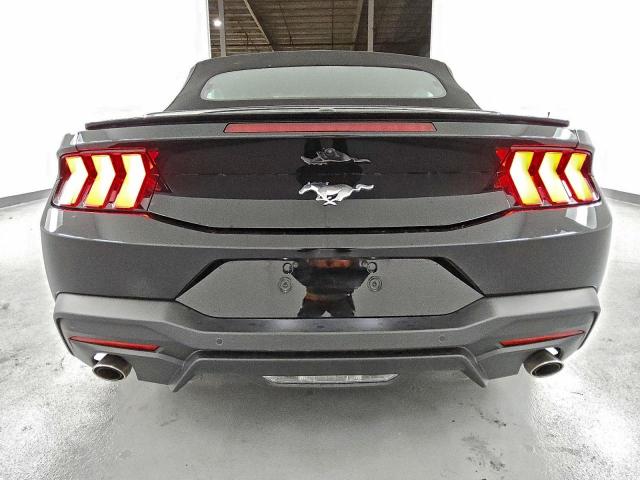 Ford Mustang Image 7