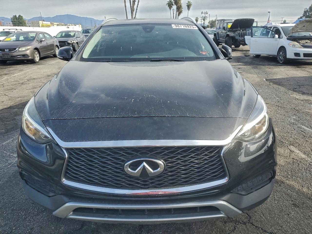 INFINITI Qx Base Image 10