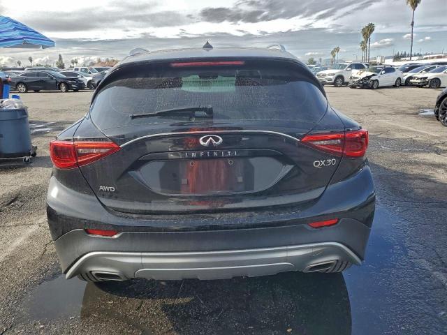 INFINITI Qx Base Image 4