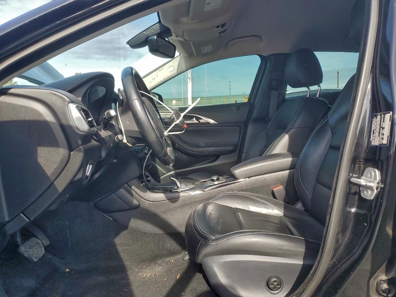 INFINITI Qx Base Image 6